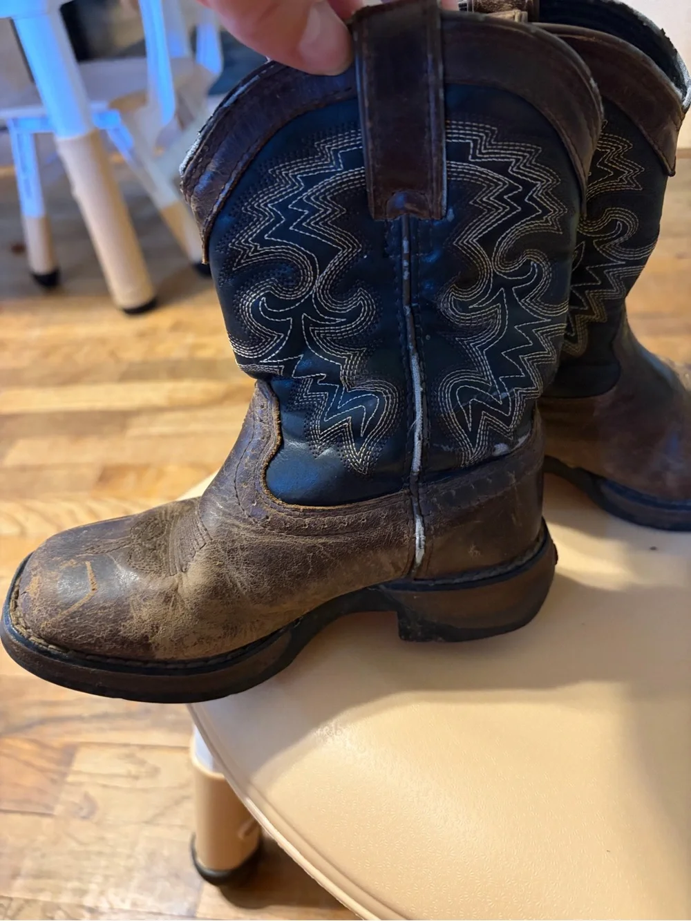Boys 9.5c Durango Boots